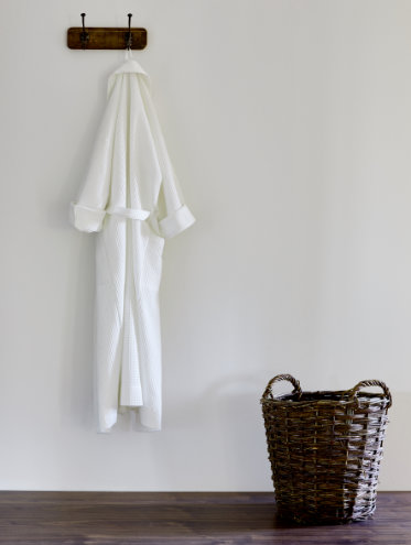 Bio-Bademantel aus Bio-Baumwolle für das Badezimmer und Zuhause von Cotonea