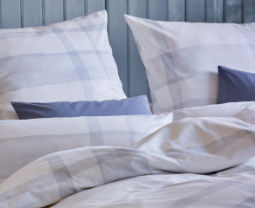 Hochwertige Bettwäsche von Cotonea mit Karomuster in Grau und Weiß
