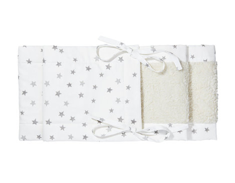 Bio Bettumrandung fürs Babybett mit Teddyplüsch und Sternen-Motiven