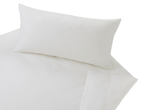 Feinsatin Bettwäsche aus Bio-Baumwolle von Cotonea als Garnitur in Weiß ohne optische Aufheller