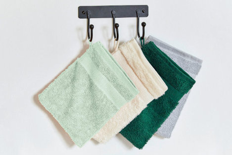 Badezimmer mit Bio Waschhandschuhen aus Bio-Baumwolle von Cotonea