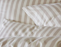 Bio Bettwäsche Baumwolle Satin mit Streifenmuster Kissenbezüge von Cotonea