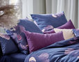 Cotonea Bettwäsche Kissenbezug mit Blau Lila Blumenmuster aus Bio-Baumwolle