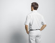 Bio Baumwoll Herren Kurzarm-Hemd mit Kentkragen in Weiß Model Rückenansicht