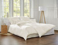 Satin-Bettwäsche aus Bio-Baumwolle von Cotonea im Schlafzimmer in Natur