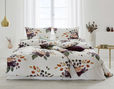 Satin Bettwäsche im Schlafzimmer aus reiner Bio-Baumwolle mit Herbstblumen Design von Cotonea