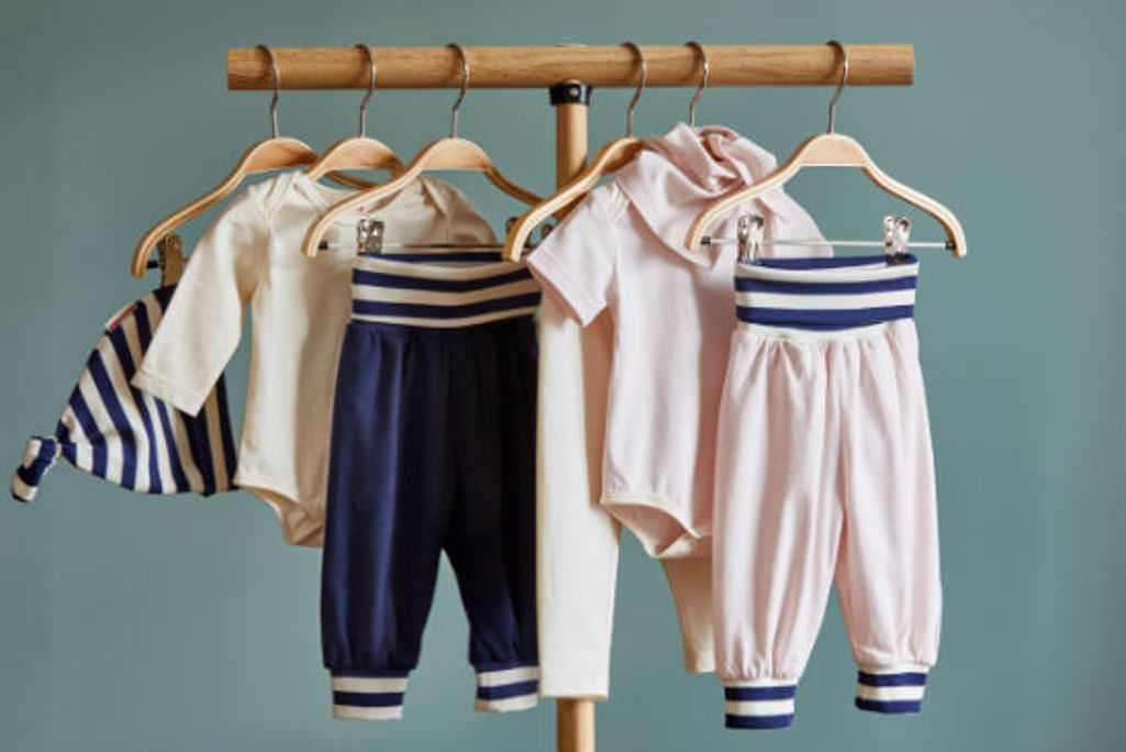 Bekleidung für Babys von Cotonea aus reiner Bio-Baumwolle